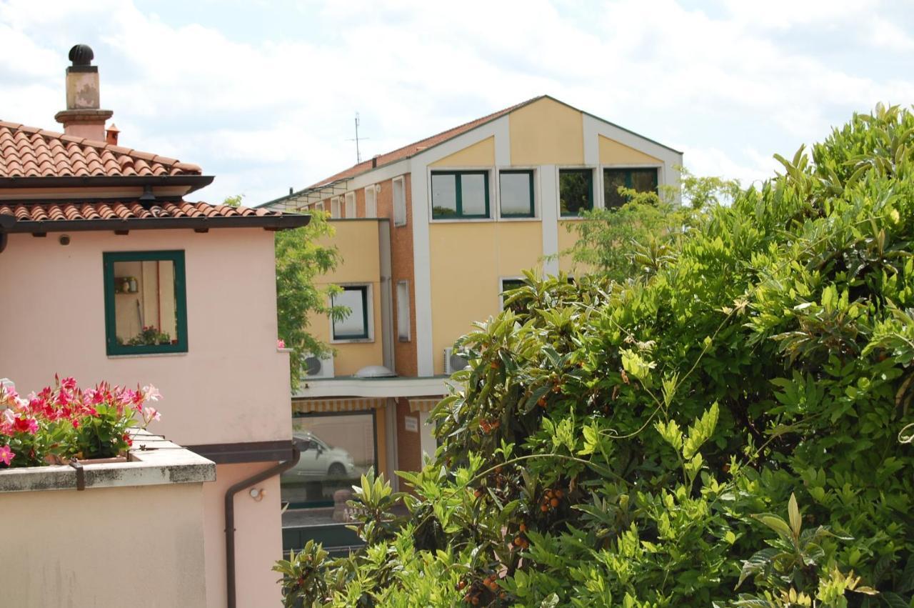 Locazione Turistica Elite Parco Brentelle Bed & Breakfast - Chiesanuova 135 E 167 Padova Ngoại thất bức ảnh